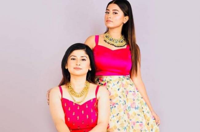 Bigg Boss 12 fame Somi and Saba Khan are making the most of their quarantine time