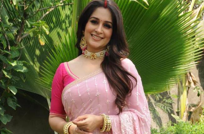 Dipika Kakar to set the stage on fire with her dance moves in Namak Issk Ka..Holi Special- Rang Barse 2021!