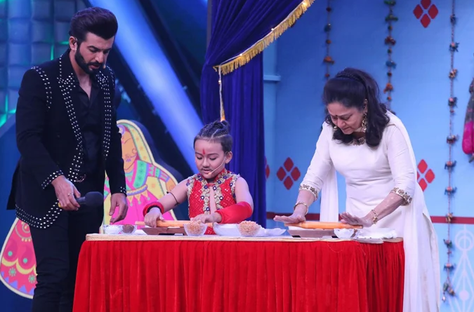 When DID L’il Masters’ contestant Aarav taught Aruna Irani how to make some yummy momos on the sets of the reality show