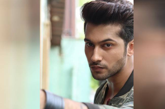 Namish Taneja meets 51 fans across the country